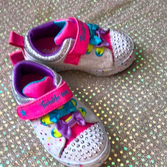 ⭐️ HOST PICK⭐️Twinkle toes by skechers - Picture 3 of 4